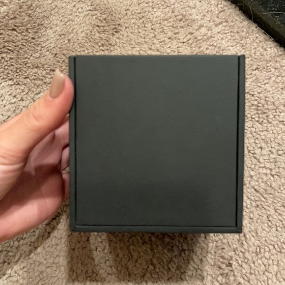 Ask away!! David yurman box’s a Louis Vuitton box - Picture 10 of 10